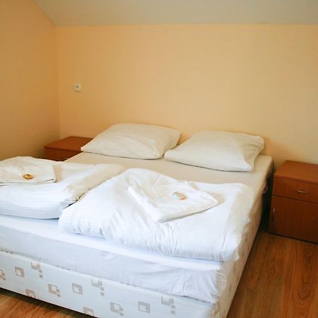 שצ'צ'ין Hotel 7 מראה חיצוני תמונה
