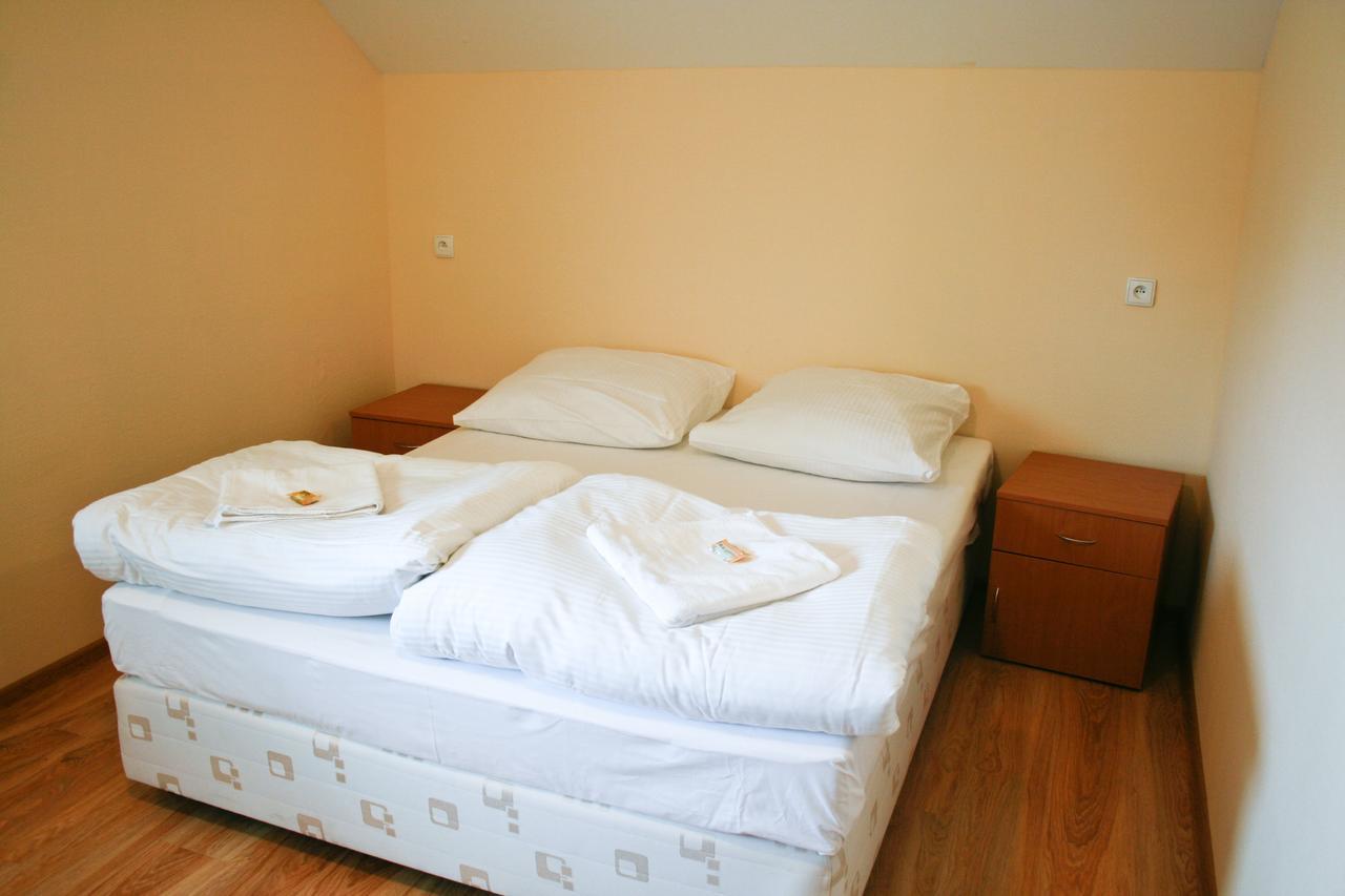 שצ'צ'ין Hotel 7 מראה חיצוני תמונה